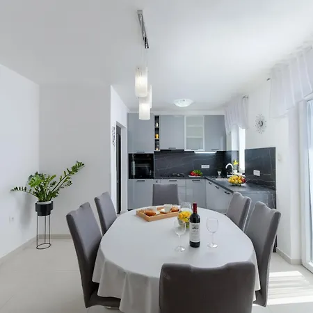 House Felicia Kršan