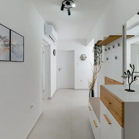 House Felicia بيت للعطل *